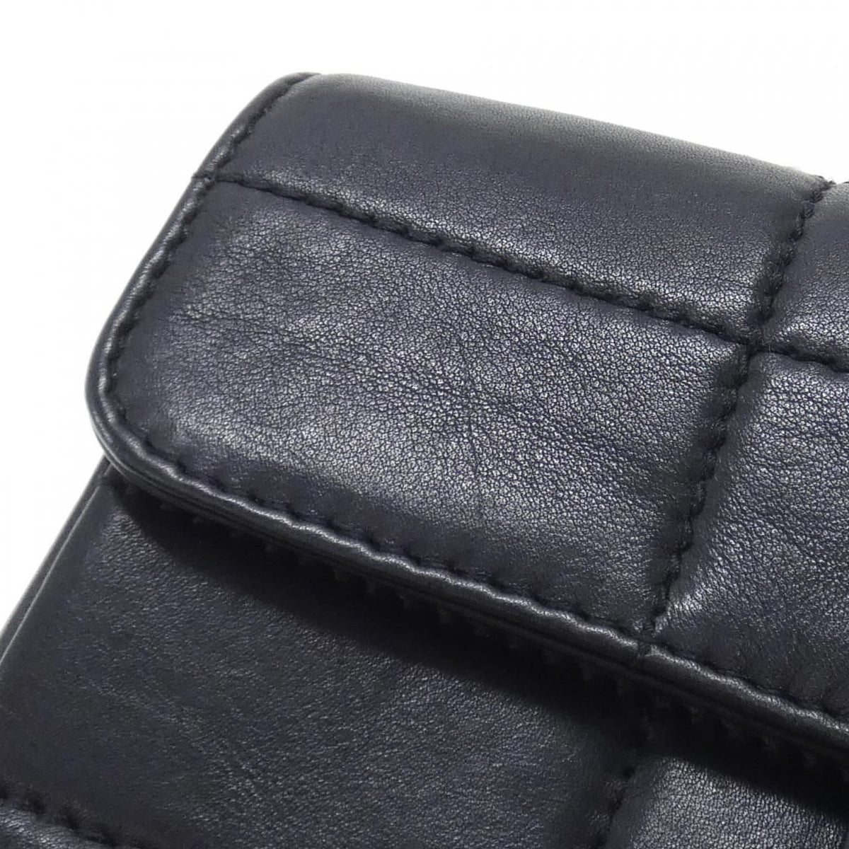 Chanel Vintage Shoulder Bag — view 5