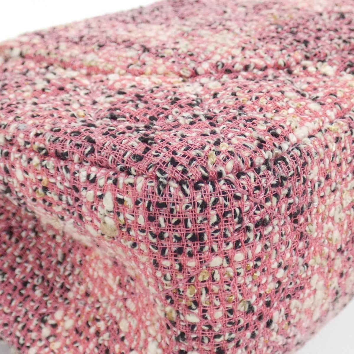 Chanel Shoulder Bag Pink — view 3