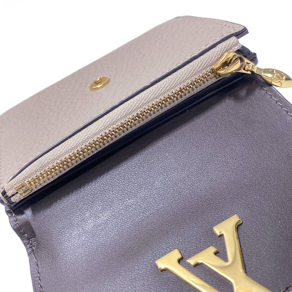 Louis Vuitton Trifold Wallet Capucines Portefeuille XS Galet Leather Cowhide — view 6