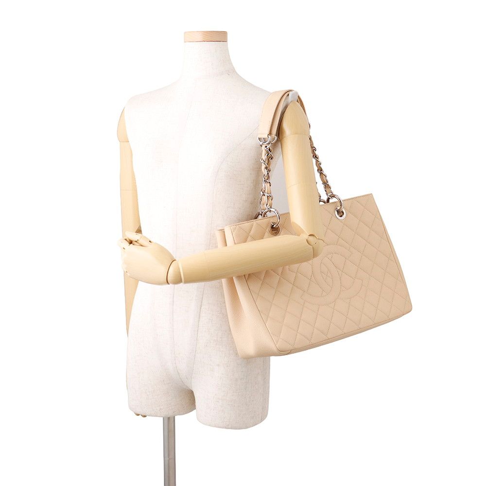 Chanel Chain Tote CC Logo Reissue Quilted Caviar Leather Shoulder Bag — view 4