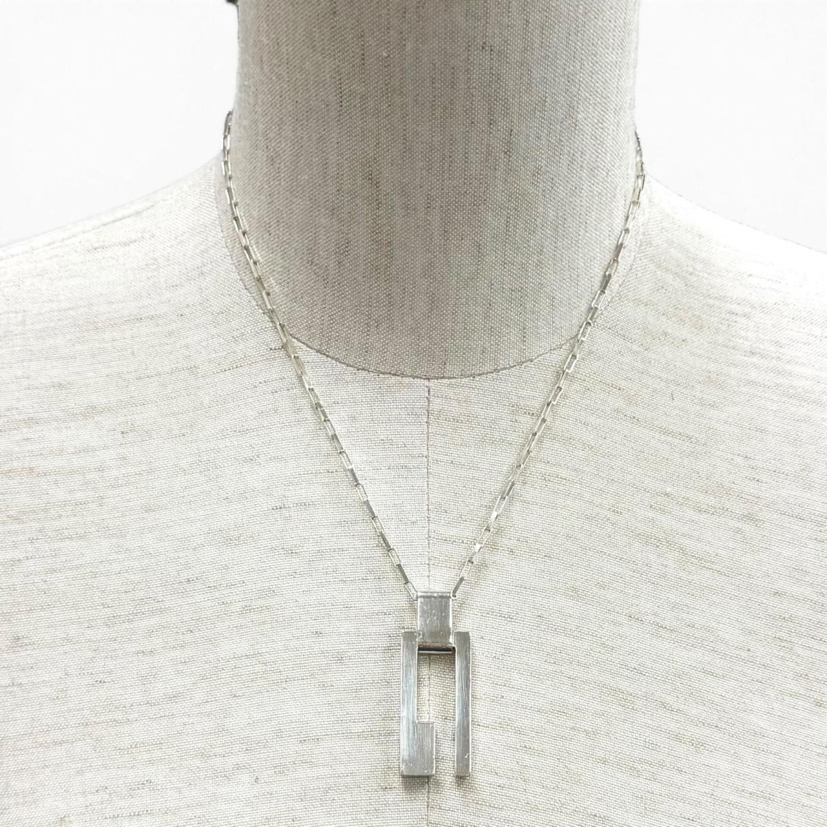 Gucci 925 G Logo Plate Chain Pendant Silver — view 2