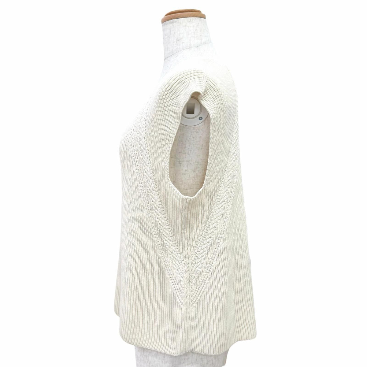 Hermes Sleeveless Knit Vest Simple Design Ivory 34 — view 3