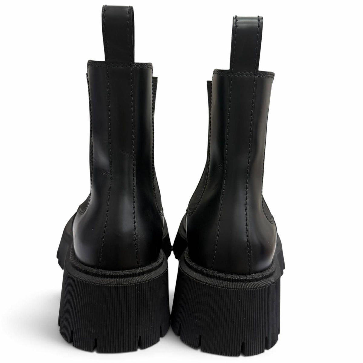 Balenciaga Tractor Leather Thick Sole Side Gore Chelsea Boots Black — view 3