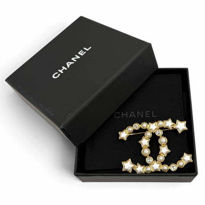 Chanel CC Logo Rhinestone Eco Pearl Star Brooch White Gold — view 2