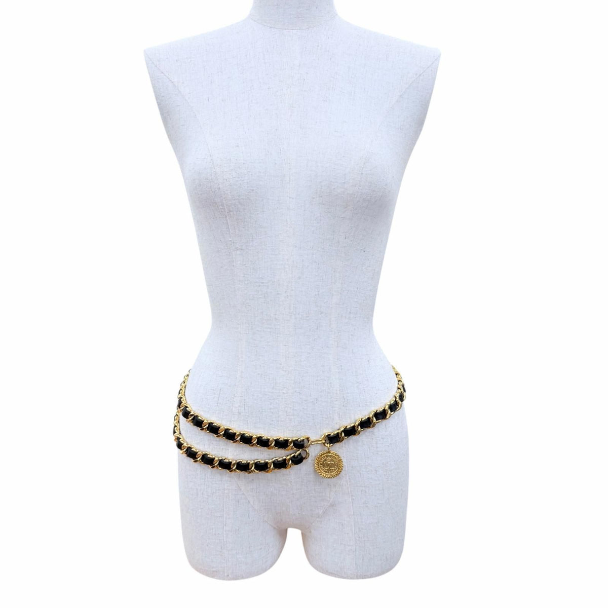 Chanel Vintage 31 Rue Cambon CC Logo Coin Motif Leather Usage Chain Belt Gold — view 2