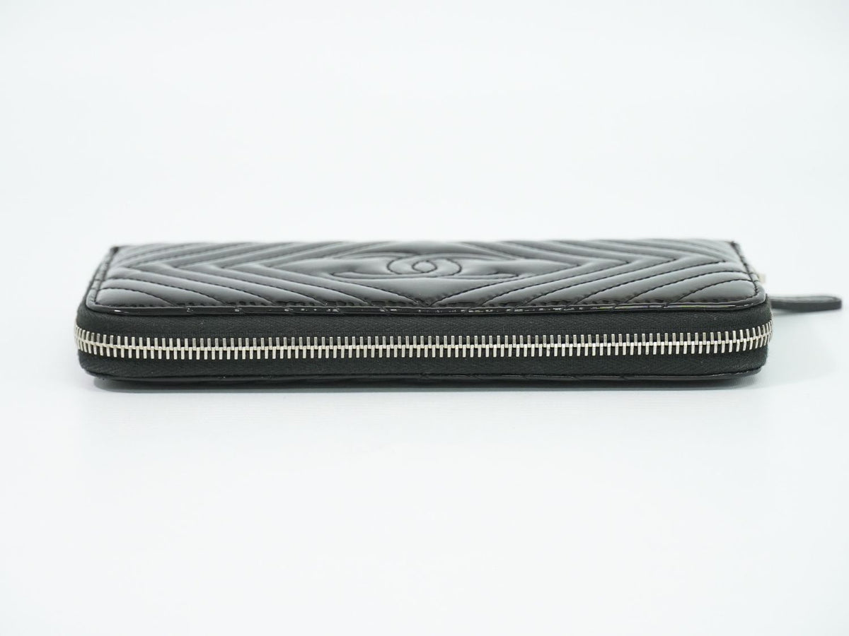 Chanel V-stitch Chevron CC Logo Round Zip Wallet Patent Leather Black — view 5