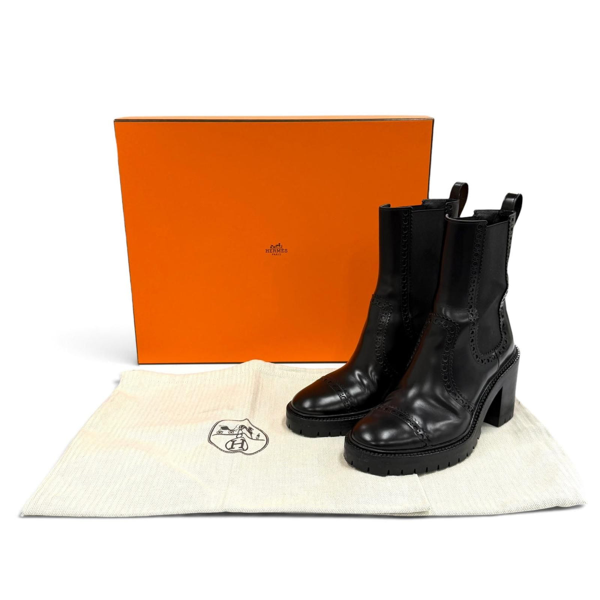 Hermes Lindsay 70 Side Gore Straight Tip Chunky Heel Leather Short Boots Black — view 2