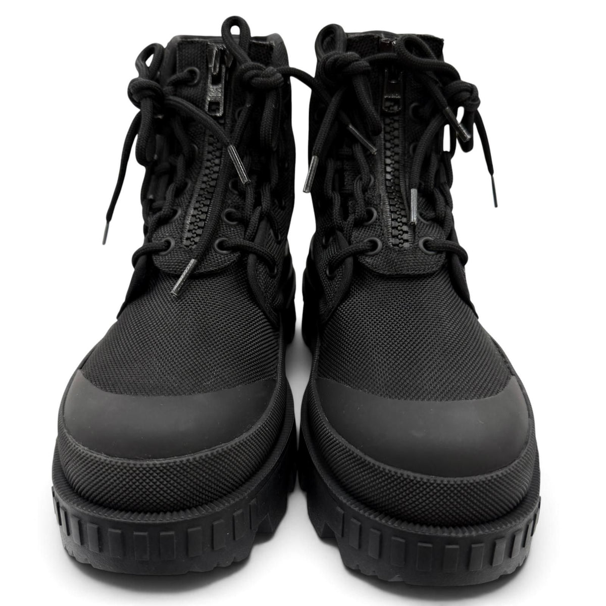 Moncler Genius 4 Hyke Desertyx Logo Design Zip UP Short Boots Black — view 3