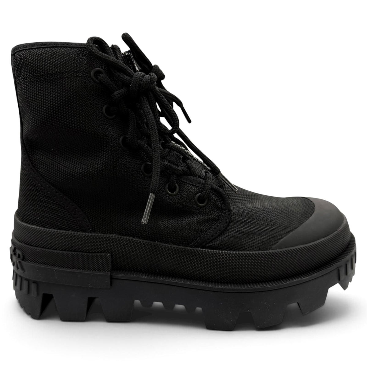 Moncler Genius 4 Hyke Desertyx Logo Design Zip UP Short Boots Black — view 7