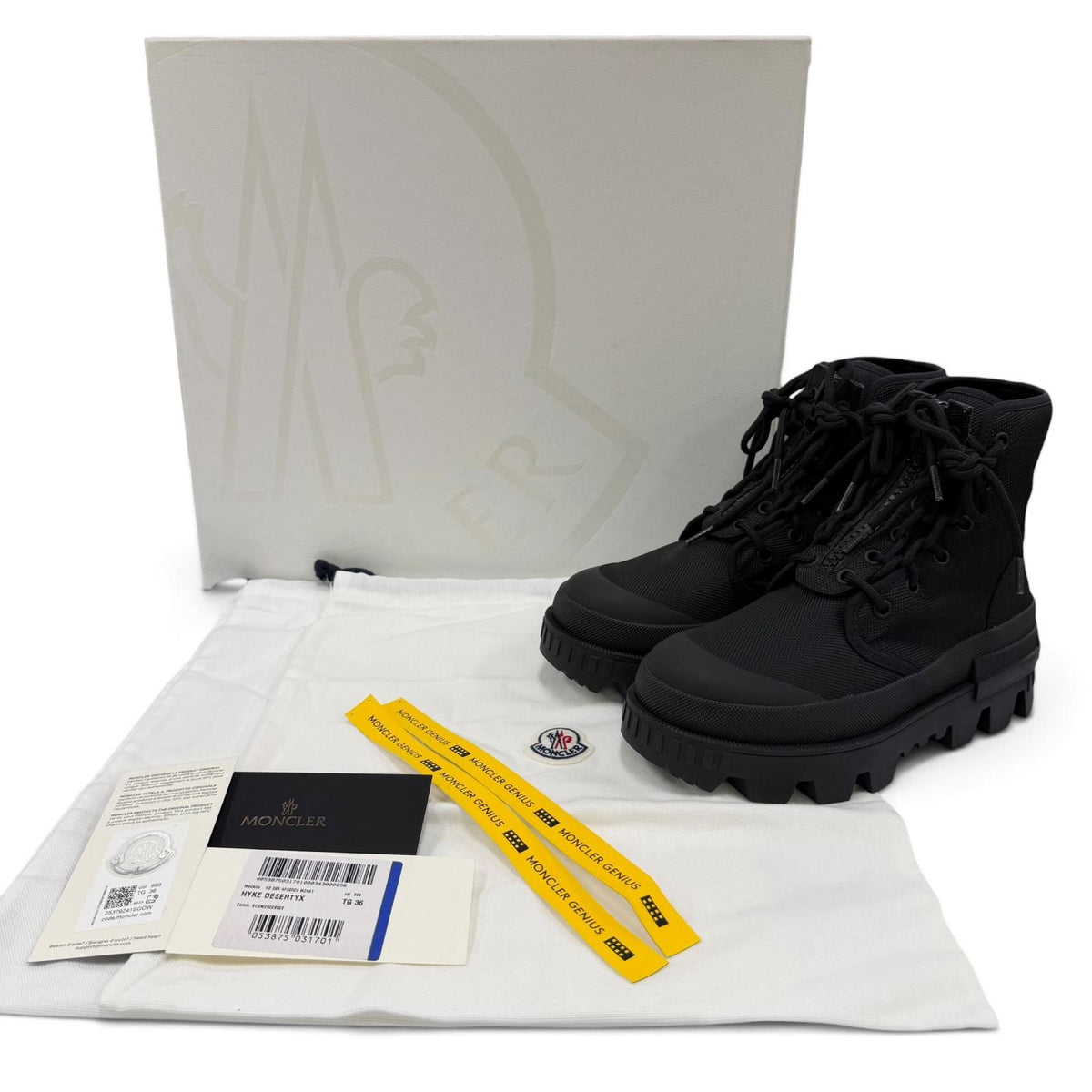 Moncler Genius 4 Hyke Desertyx Logo Design Zip UP Short Boots Black — view 2