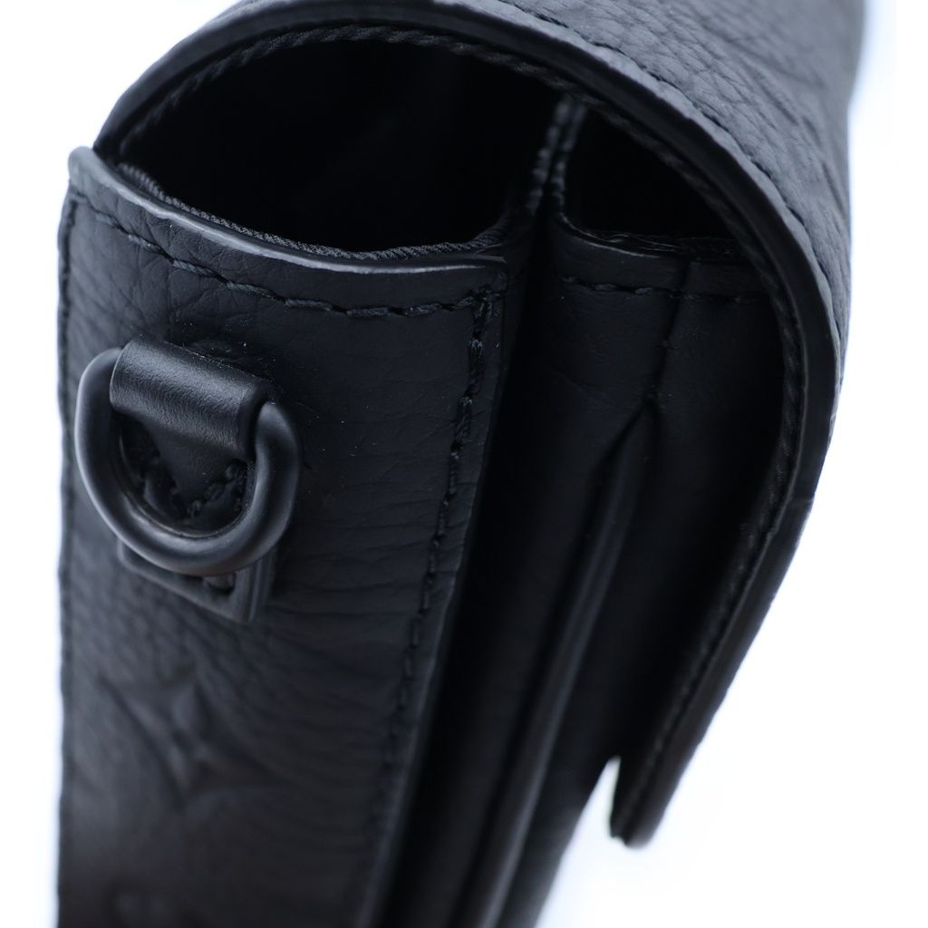 Louis Vuitton Monogram Taurillon S Lock Vertical Wearable — view 7
