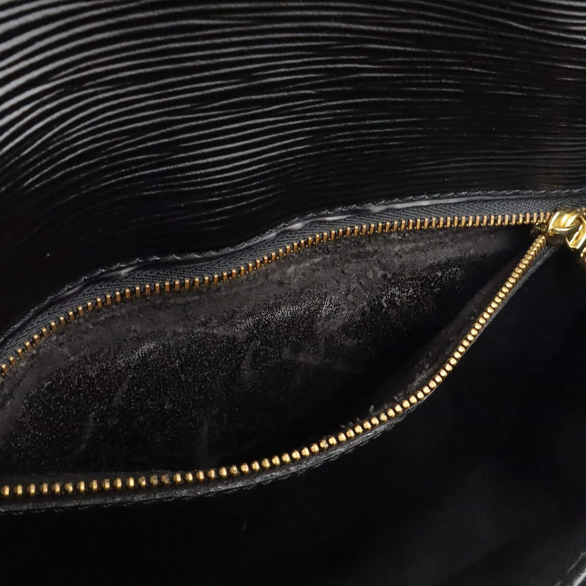 Louis Vuitton Epi Saint-cloud Shoulder Bag Pochette Crossbody Leather Noir — view 6