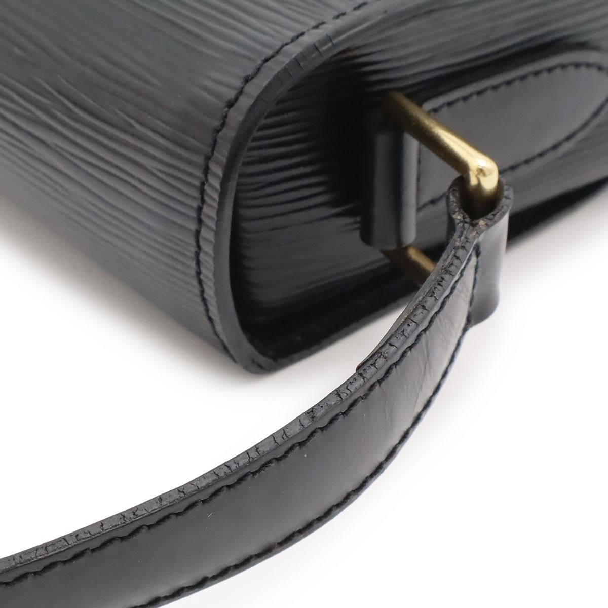 Louis Vuitton Epi Saint-cloud Shoulder Bag Pochette Crossbody Leather Noir — view 8