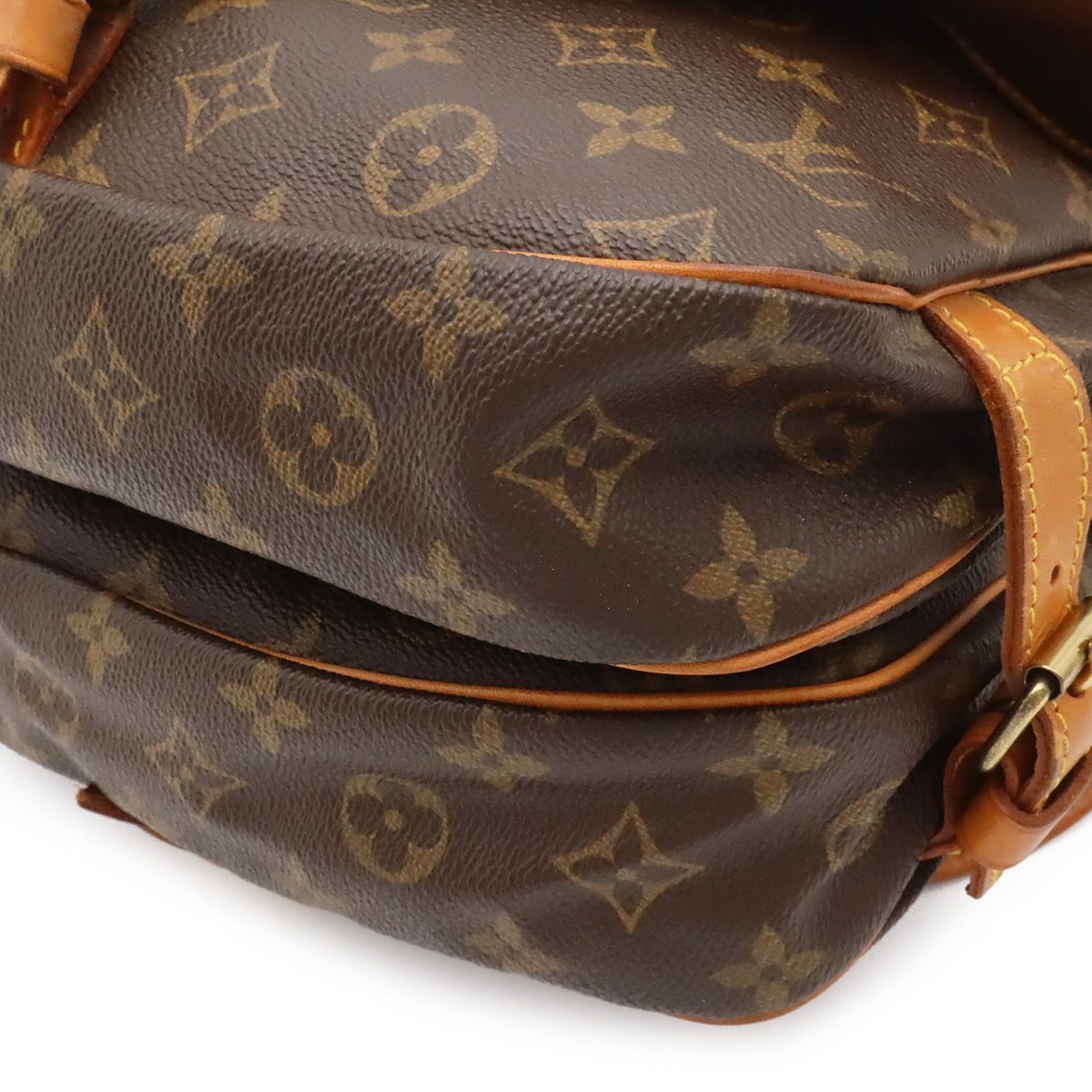 Louis Vuitton Monogram Saumur 30 — view 3