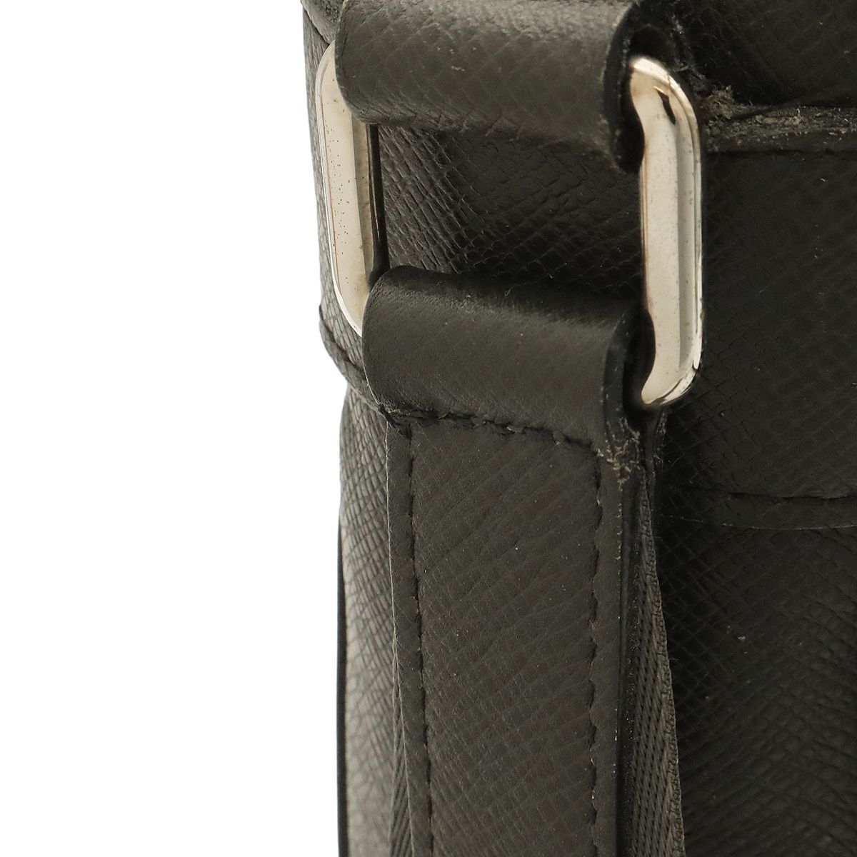 Louis Vuitton Taiga Roman MM Shoulder Bag Leather Boreal Dark Navy — view 5