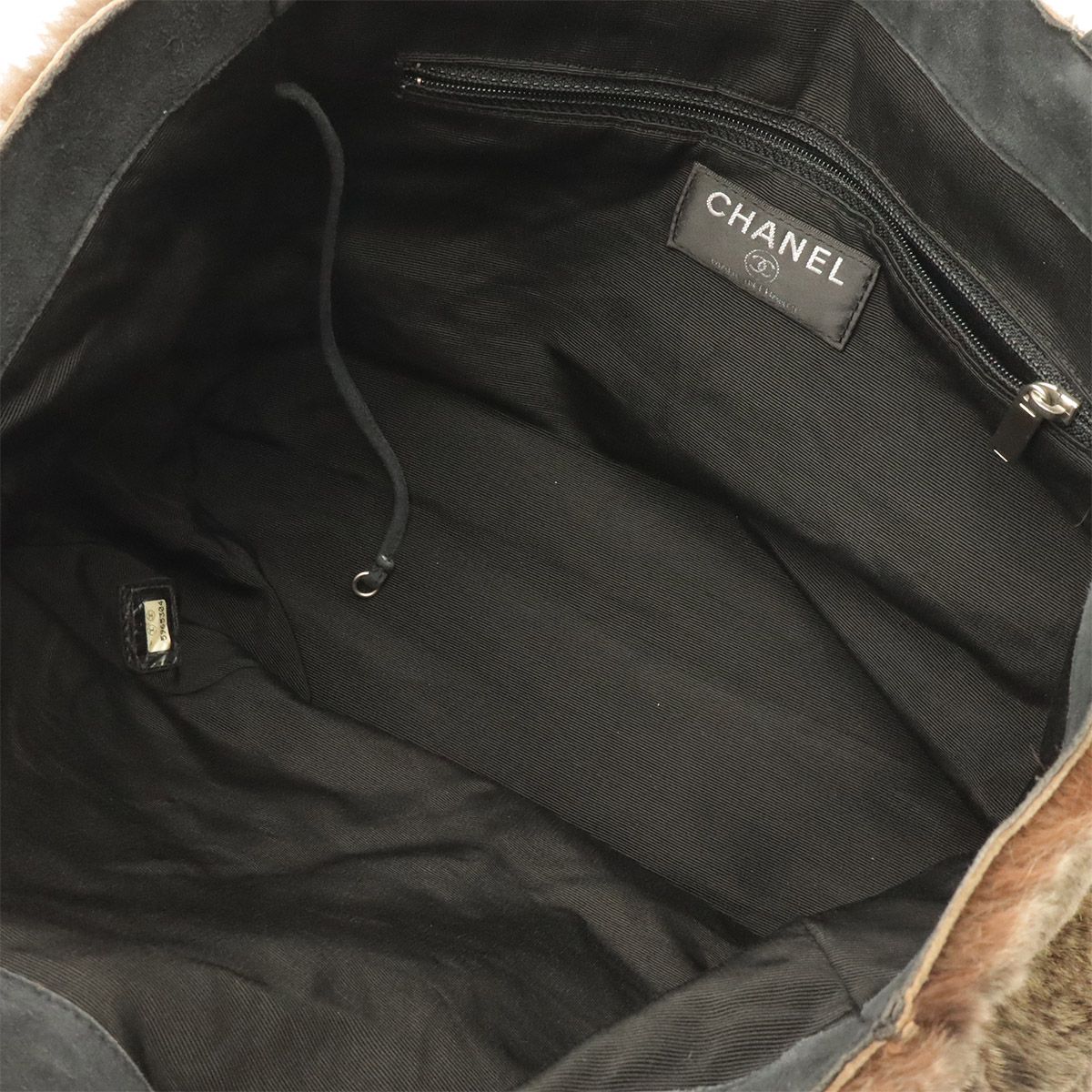 Chanel CC Logo Tote Fur Handbag Rabbit Fur Suede Brown Black — view 5