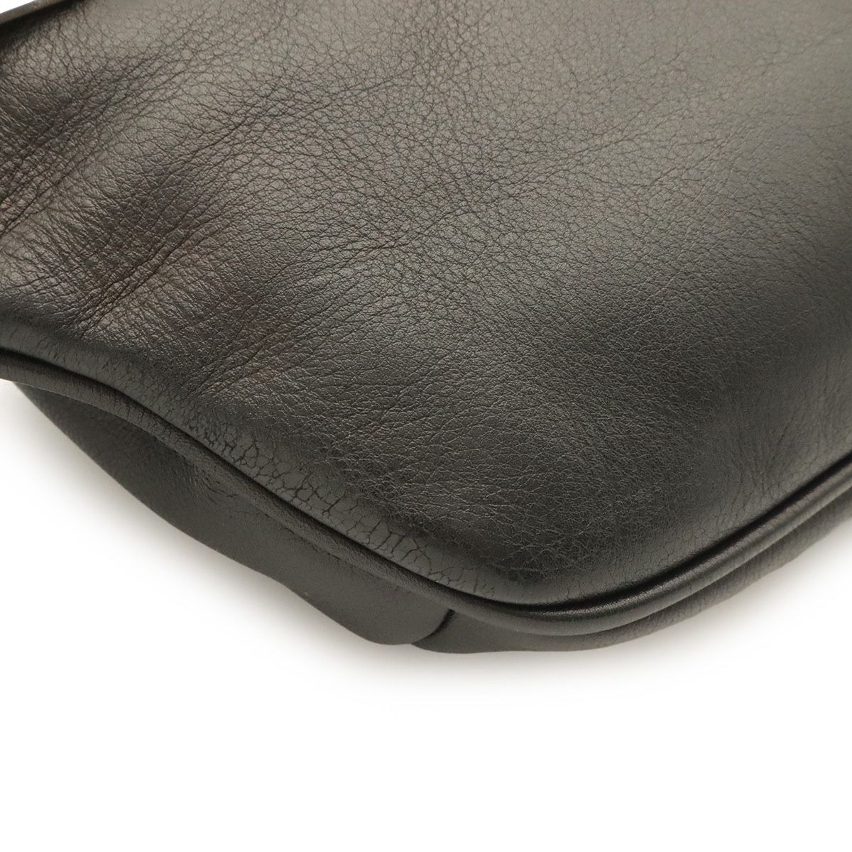 Saint Laurent Paris YSL Classic Belt Bag Leather Black — view 3