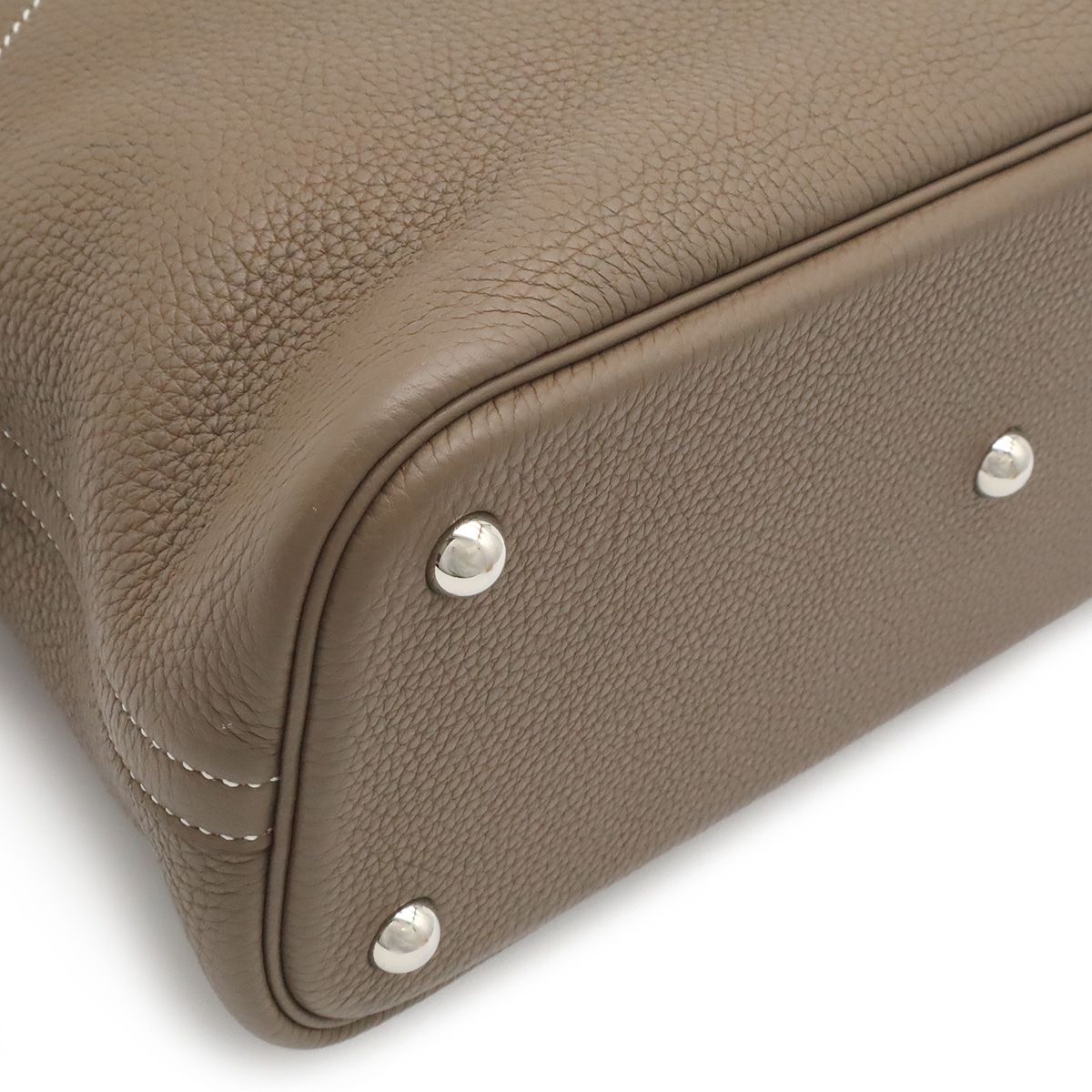 Hermes Bolide 31 2-Way Shoulder Bag Taurillon Clemence Leather Etoupe Greige — view 3