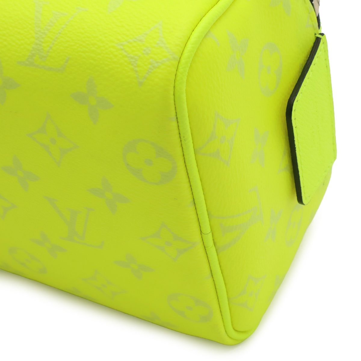 Louis Vuitton Taigarama Dopp Kit Clutch Handbag Yellow — view 3