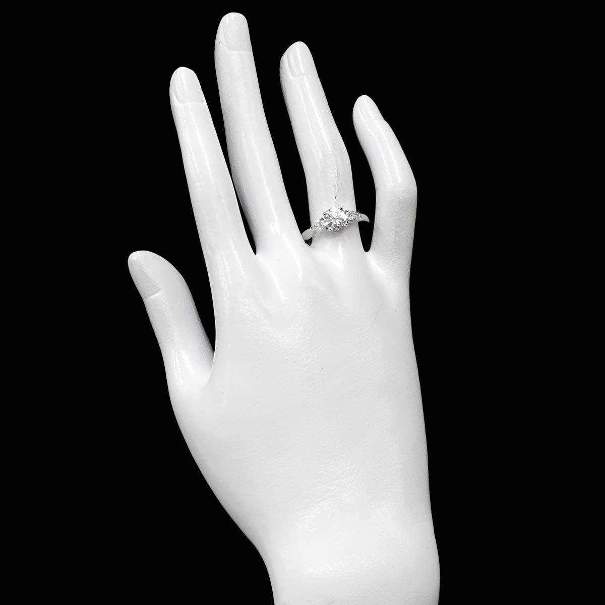 Tiffany & Co Three Stone Diamond Ring Platinum — view 8