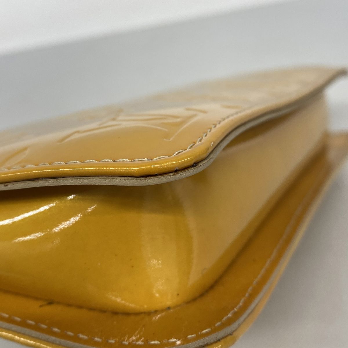 Louis Vuitton Pouch Vernis Lexington Beige — view 6
