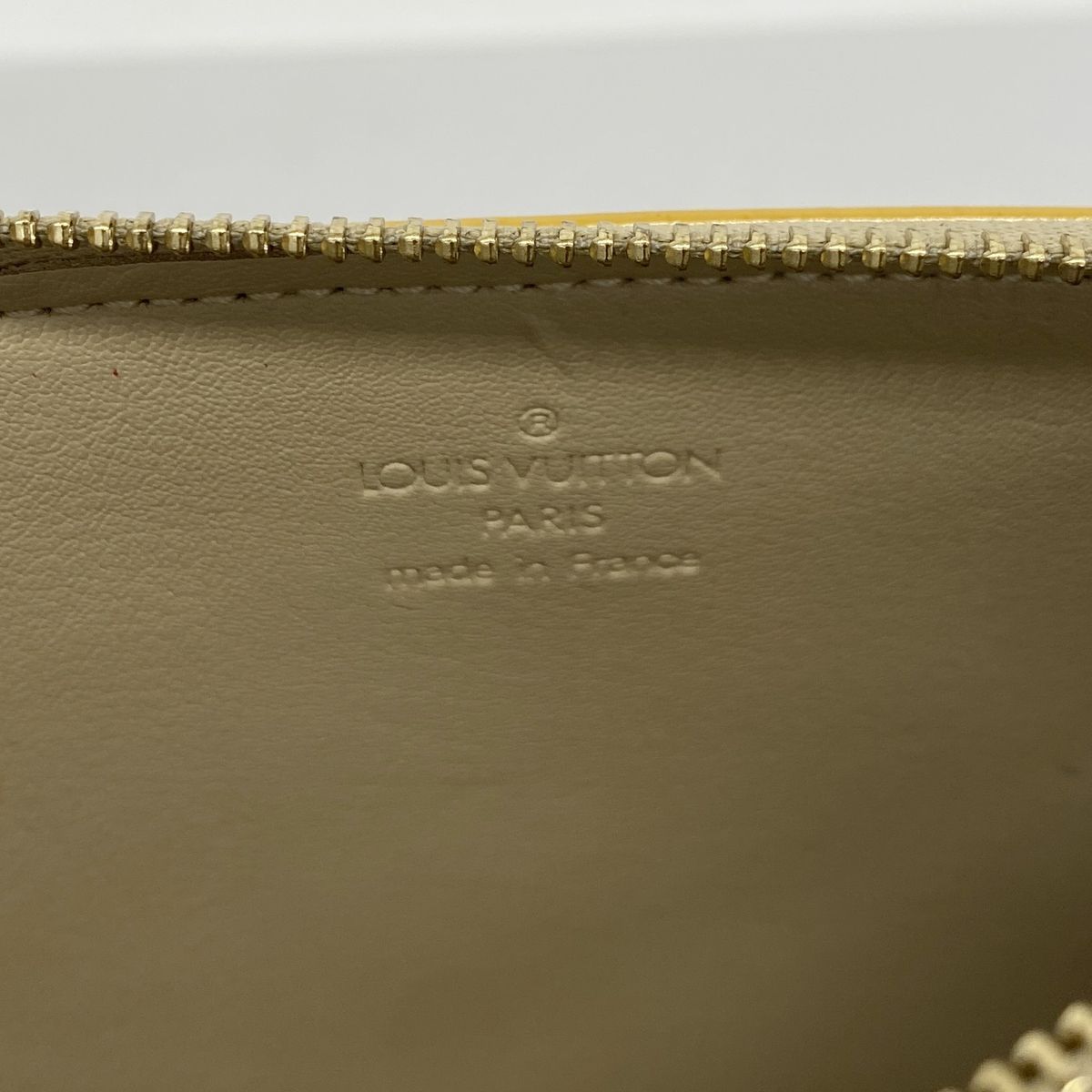 Louis Vuitton Pouch Vernis Lexington Beige — view 5
