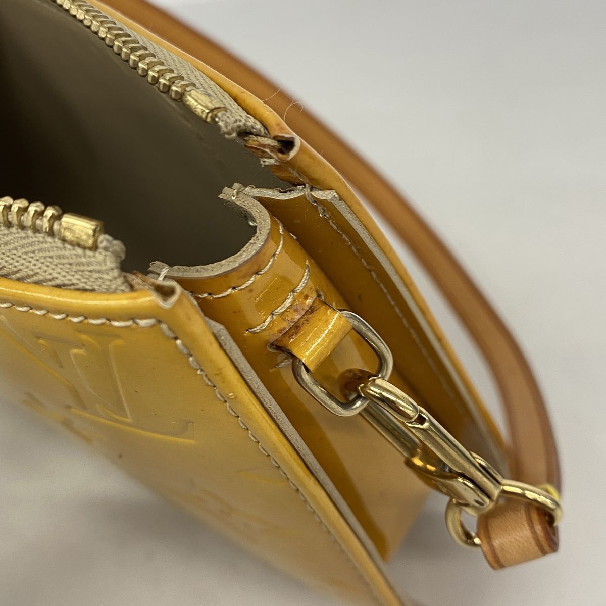 Louis Vuitton Pouch Vernis Lexington Beige — view 8