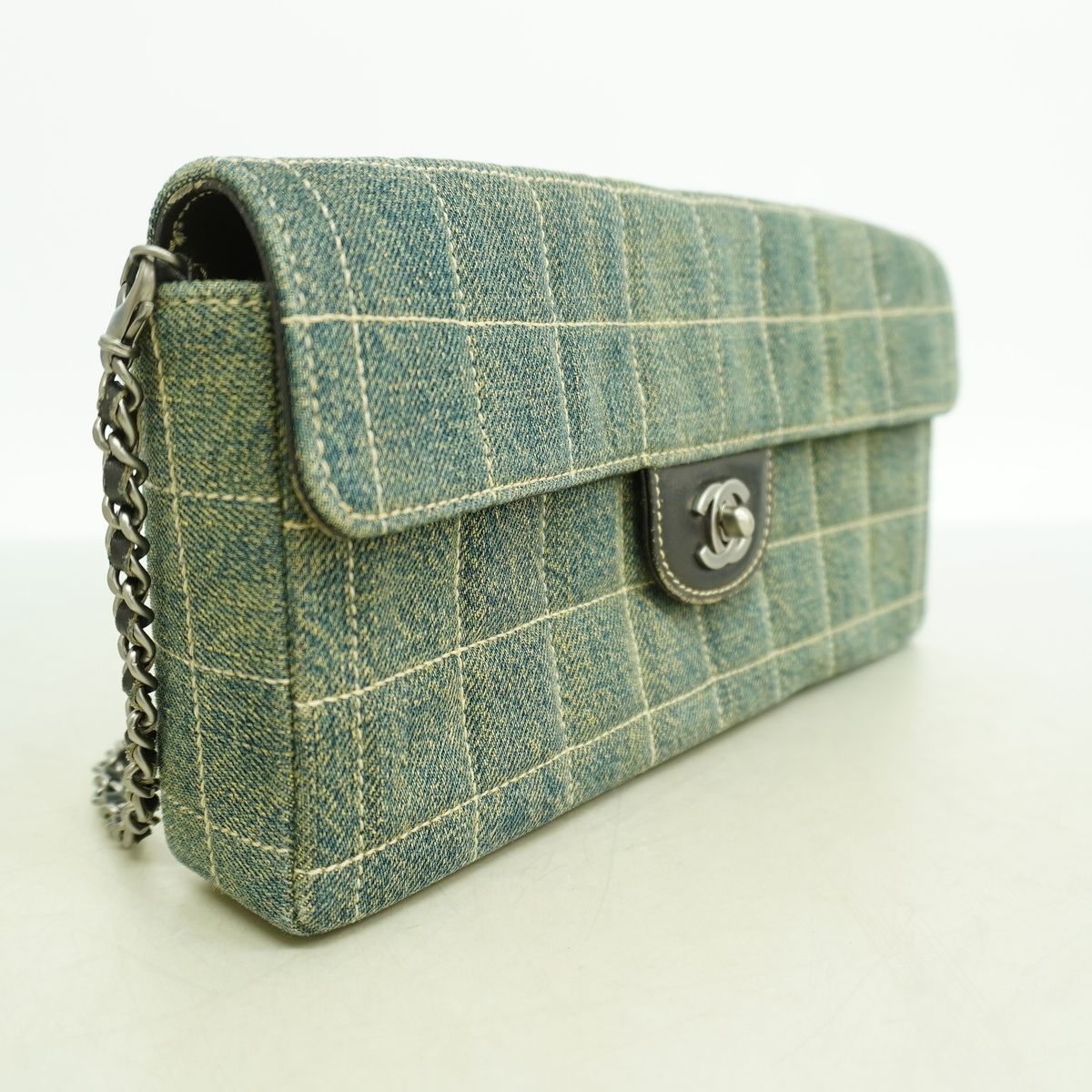 Chanel Shoulder Bag Choco Bar Denim Blue Silver — view 2