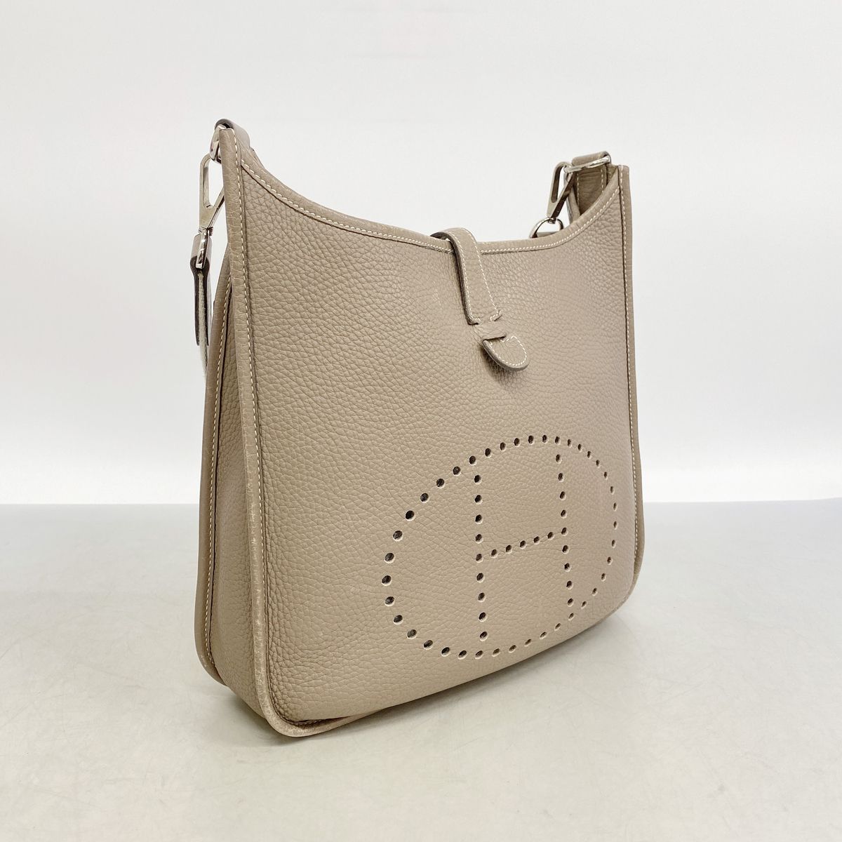 Hermes Shoulder Bag Evelyne Taurillon Clemence Etoupe Silver — view 2