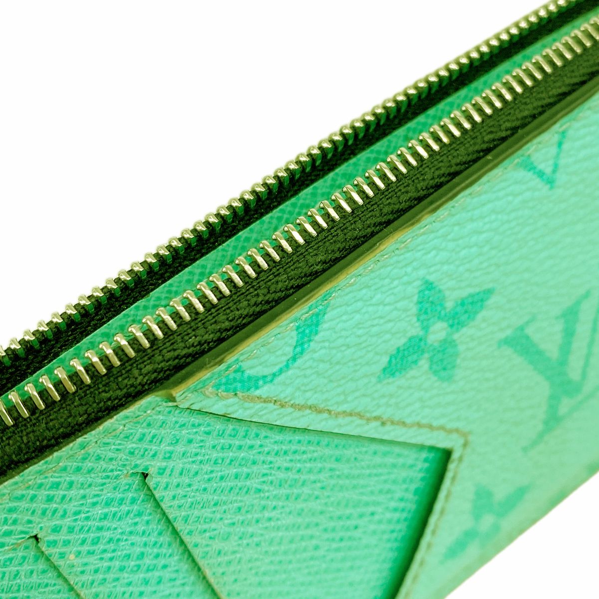 Louis Vuitton Taigarama Coin Card Holder Minty Green — view 7