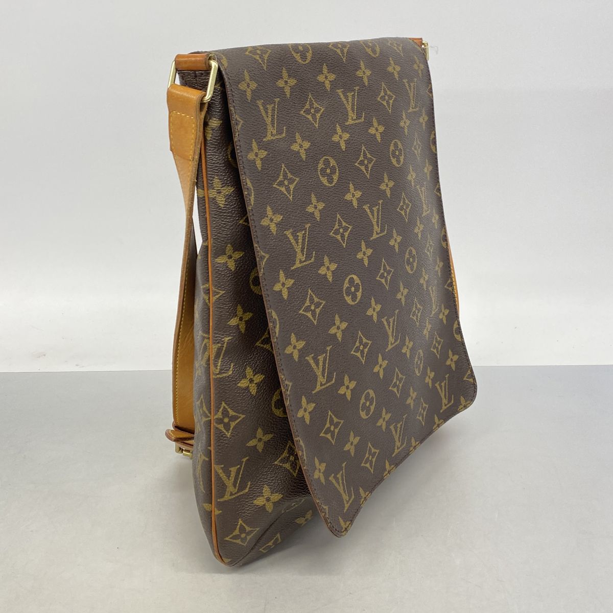 Louis Vuitton Shoulder Bag Monogram Musette Brown — view 2
