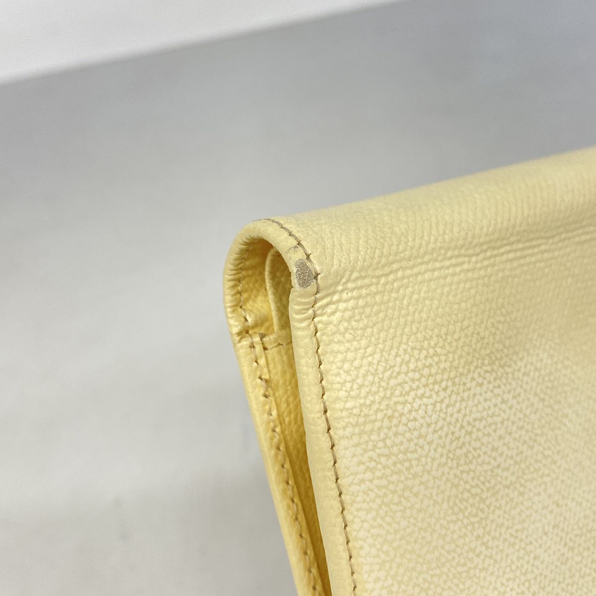 Chanel Wallet Coco Buttons Leather Ivory Gold — view 6