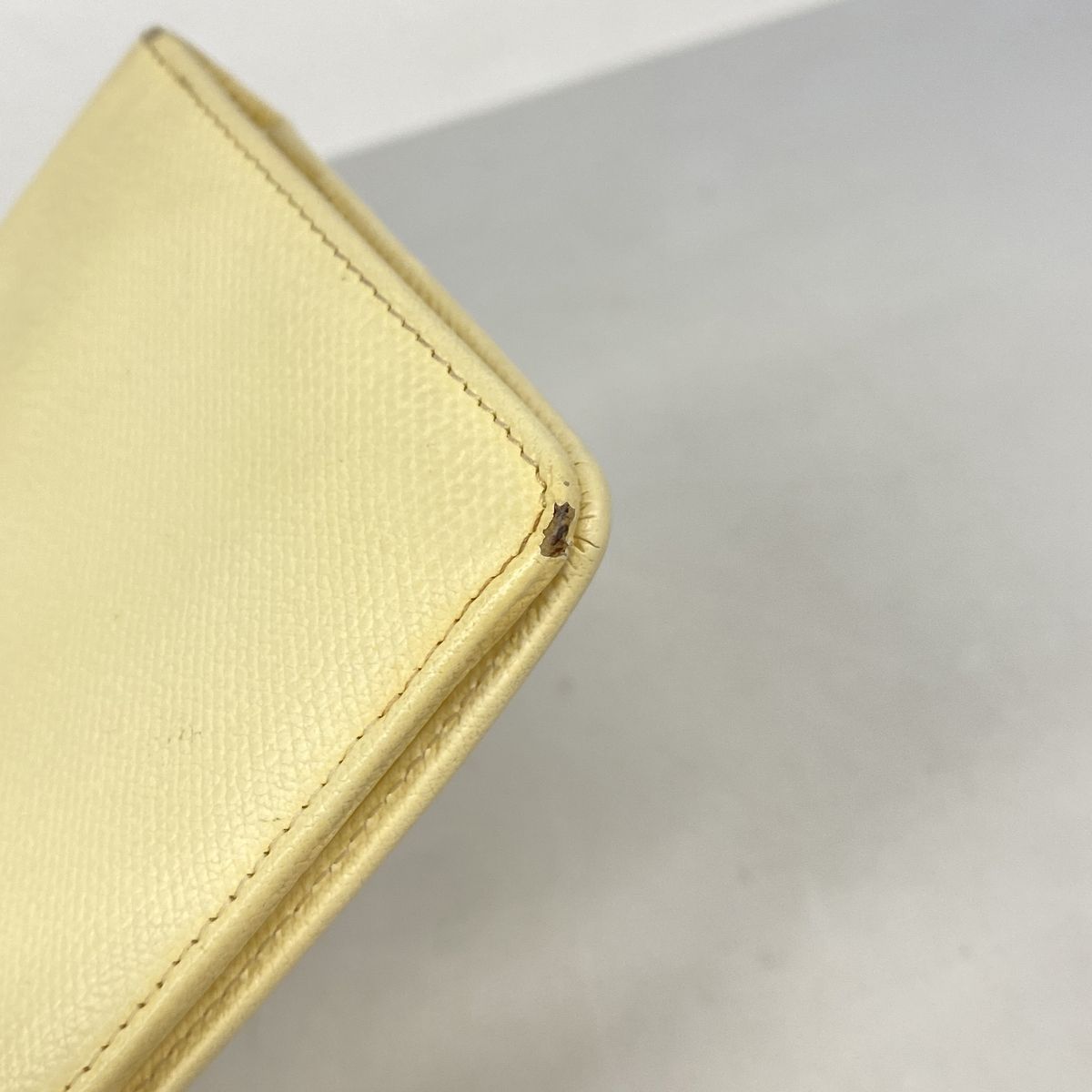 Chanel Wallet Coco Buttons Leather Ivory Gold — view 5