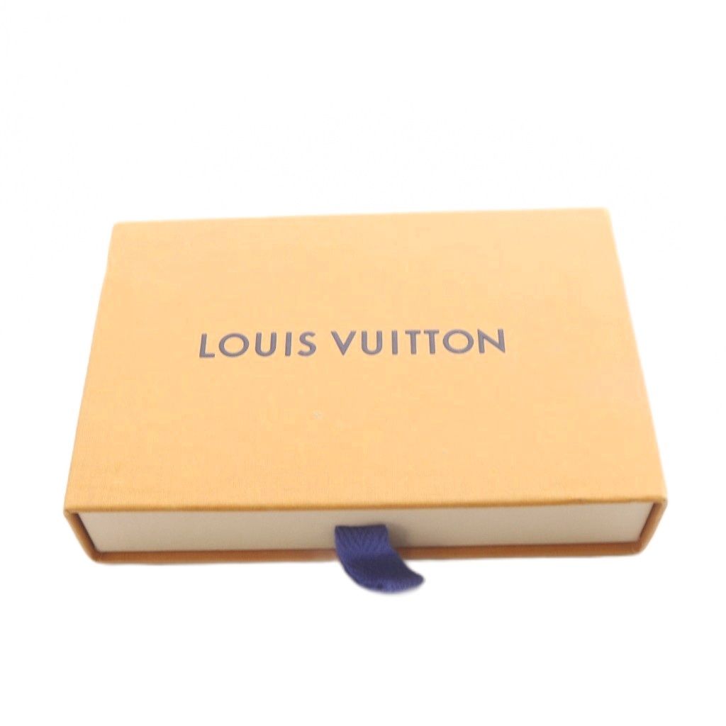 Louis Vuitton Essential V Pendant Gold — view 6
