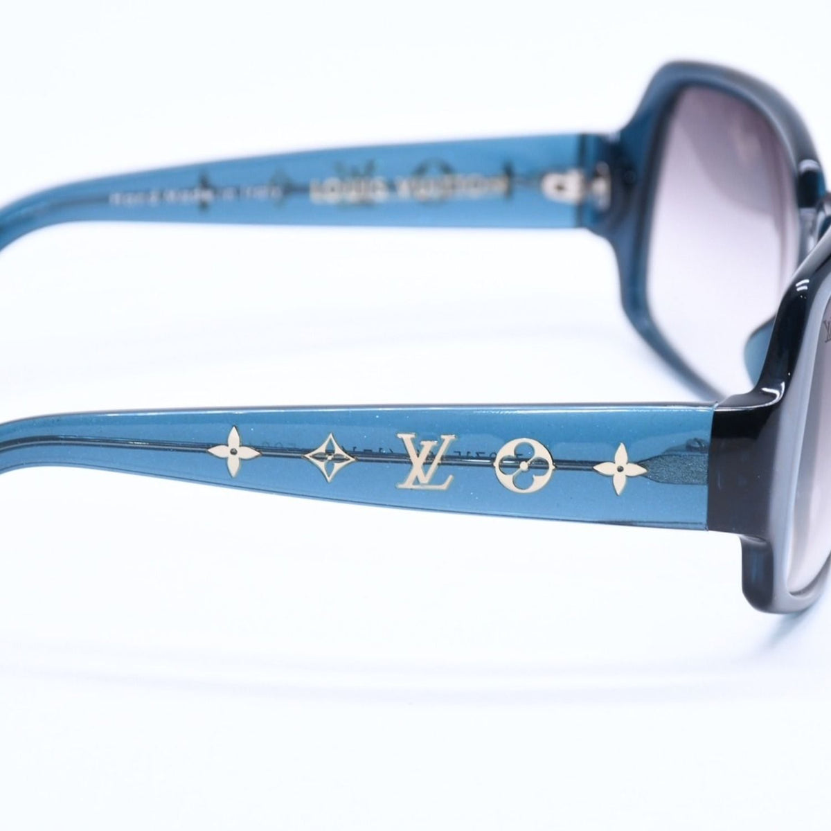 Louis Vuitton Sunglasses Eyewear Obsession 16 Turquoise Blue Gold — view 8