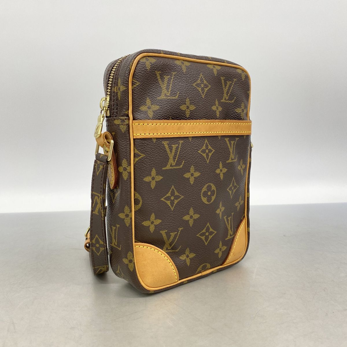 Louis Vuitton Shoulder Bag Monogram Danube Brown — view 2