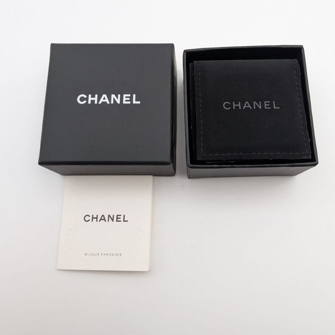 Chanel Brooch Heart CC Logo Gold Color Stone Faux Pearl Bijou Pin Badge — view 8