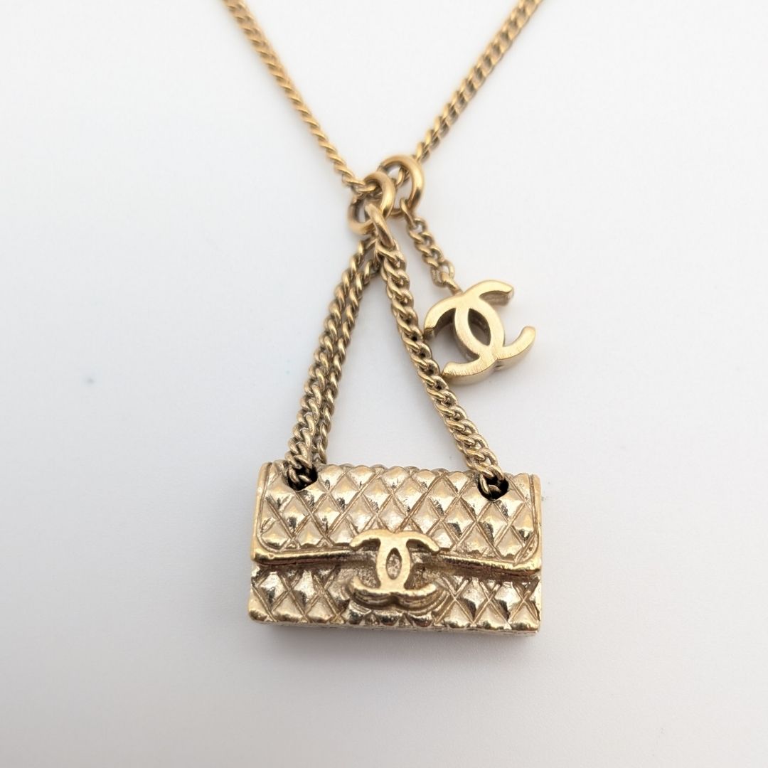 Chanel Necklace Bag Motif Quilted CC Logo Gold 05A