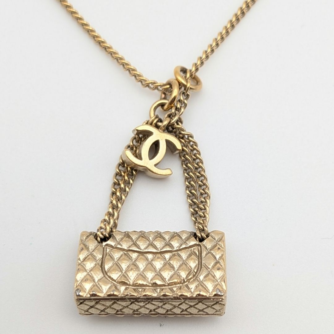 Chanel Necklace Bag Motif Quilted CC Logo Gold 05A — view 4