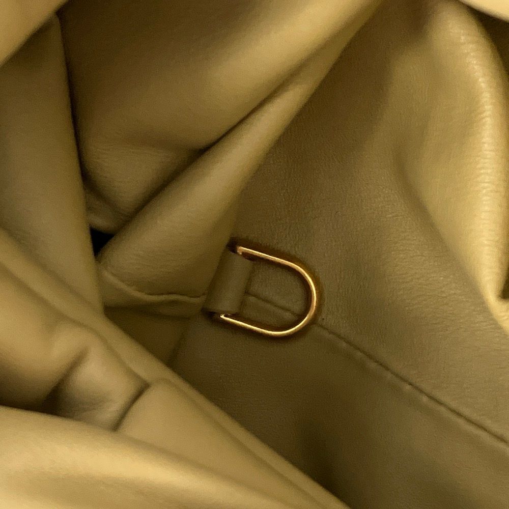 Bottega Veneta the Shoulder Pouch Beige — view 7