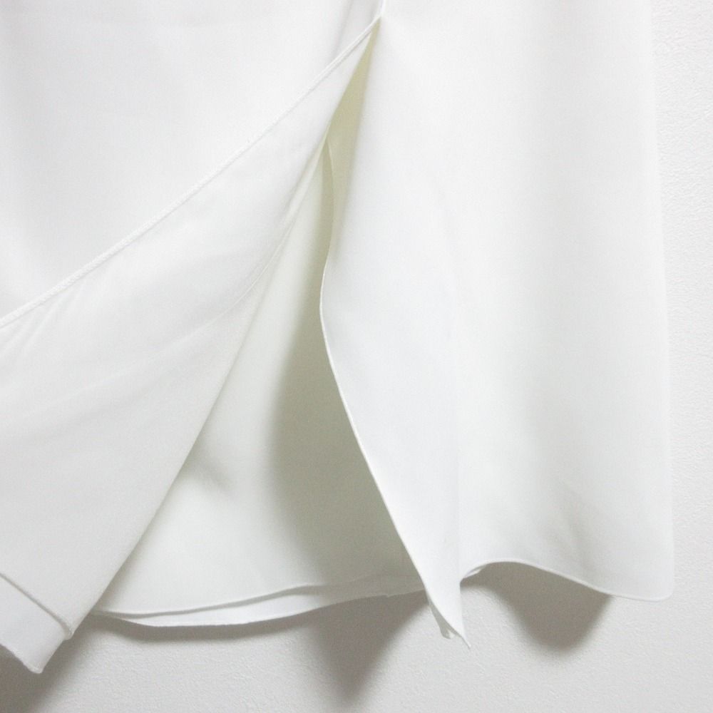 Chanel 00C Slit Skirt with Logo Plate White Spring Summer Fall Winter 42 — view 6