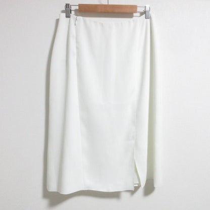 Chanel 00C Slit Skirt with Logo Plate White Spring Summer Fall Winter 42 — view 2