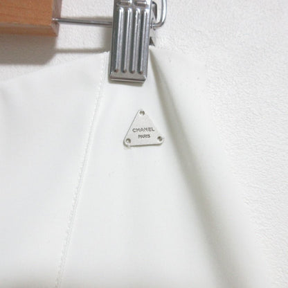 Chanel 00C Slit Skirt with Logo Plate White Spring Summer Fall Winter 42 — view 5