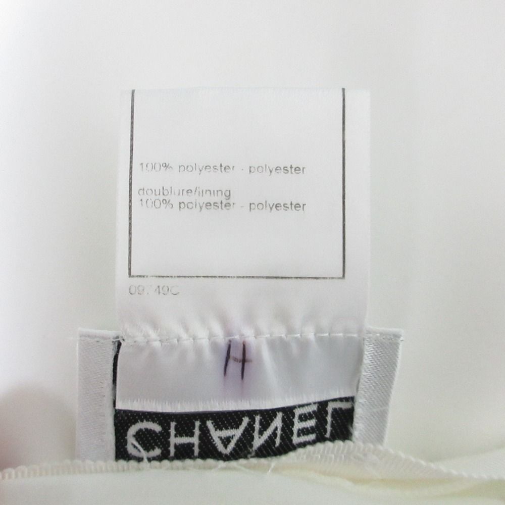 Chanel 00C Slit Skirt with Logo Plate White Spring Summer Fall Winter 42 — view 8