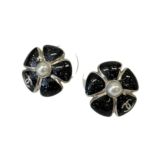 Chanel Model Camellia Studearrings Black Earrings