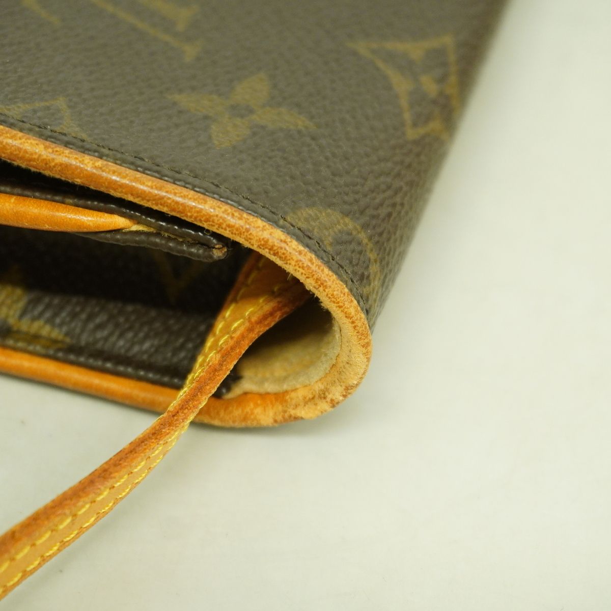Louis Vuitton Shoulder Bag Monogram Pochette Twin GM Brown — view 6