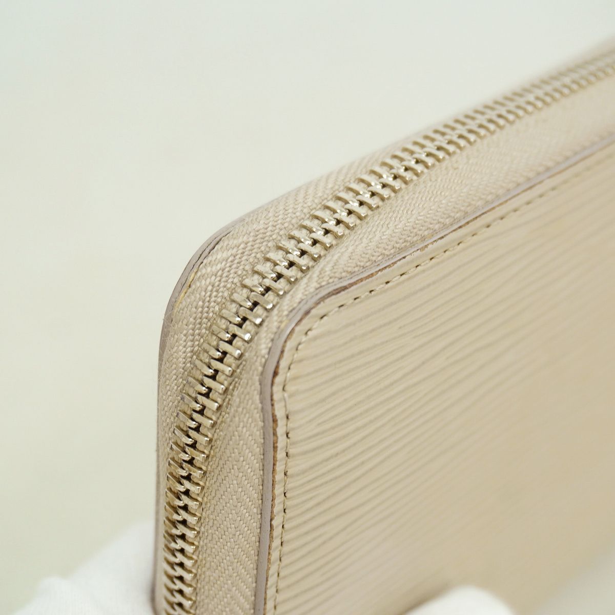 Louis Vuitton Wallet Epi Zippy Gray — view 6