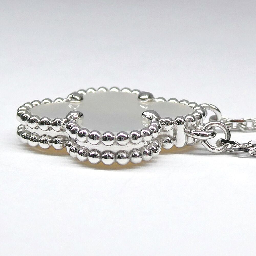 Van Cleef & Arpels Vintage Alhambra Pendant White Gold — view 4
