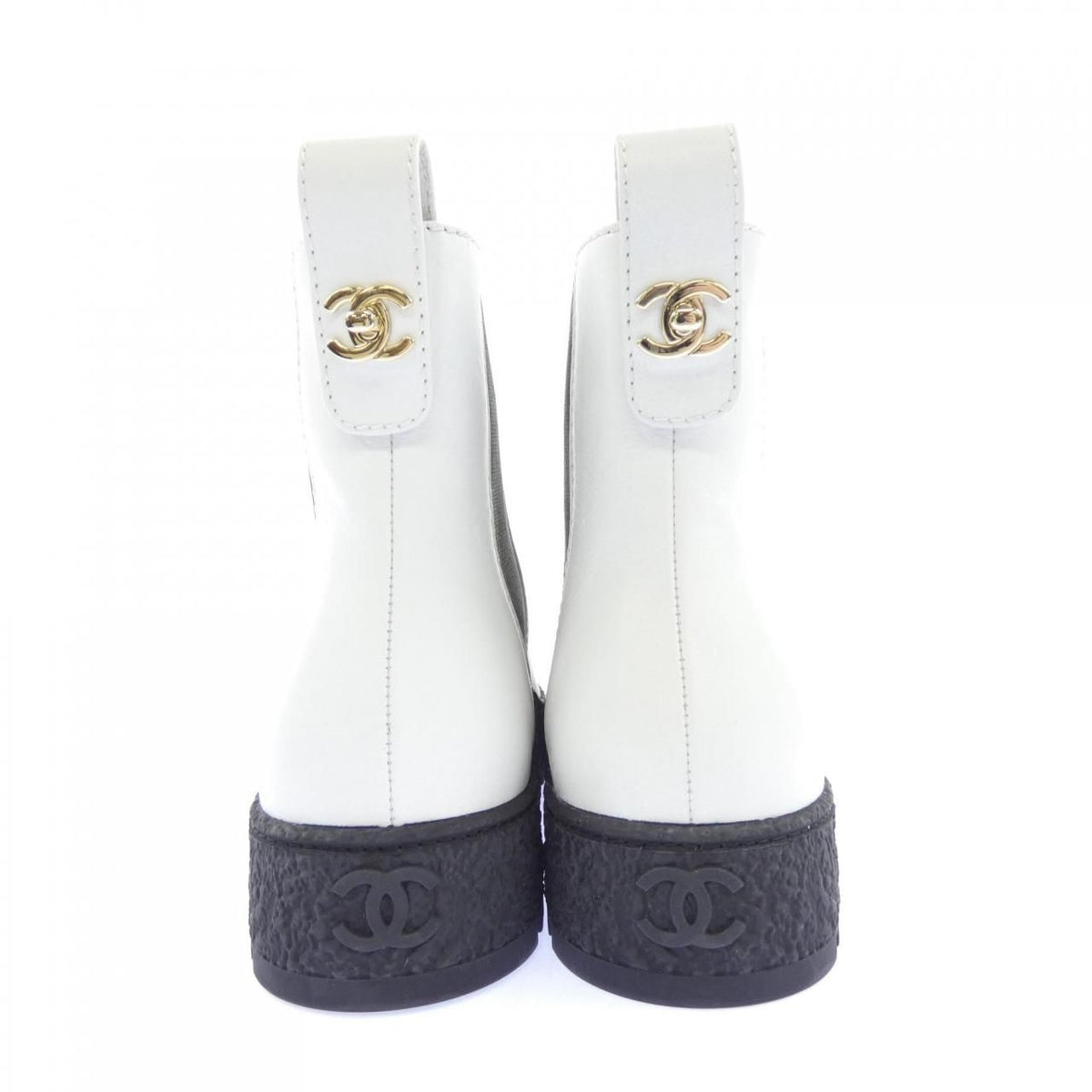 Chanel Ankle Boots Turnlock — view 5