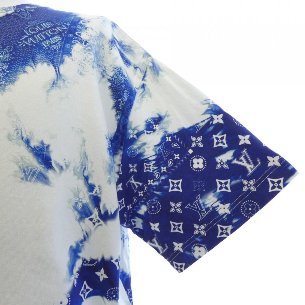 Louis Vuitton Monogram Bandana Print T-Shirt — view 6